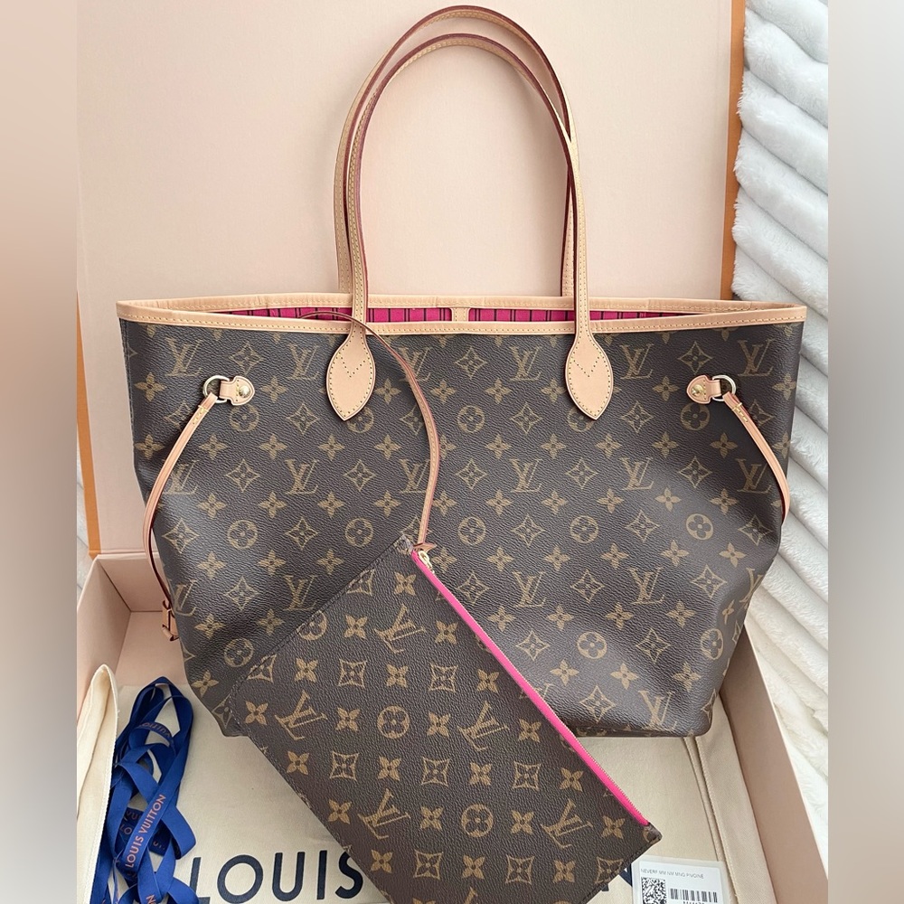 ❌Sold❌ Authentic Louis Vuitton Neverfull MM with Pouch